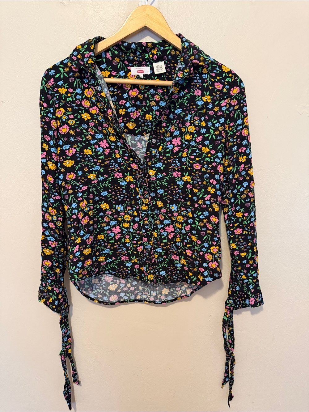 Levi's Black Floral Tie-Sleeve Button-Down Shirt